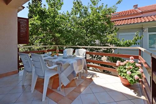 Two-Bedroom Apartment with Terrace image 3
