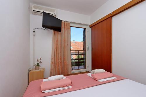 One-Bedroom Apartment with Balcony and Sea View image 10