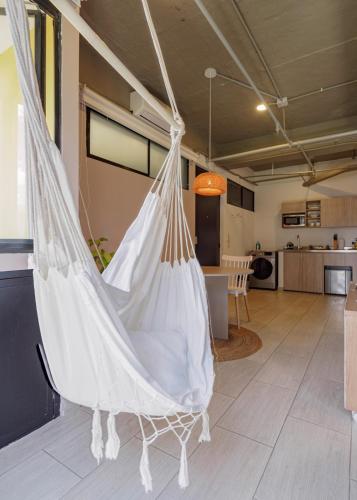 Cozy and Bright Studio Loft in Central Laureles, Medellín (Foto 11)