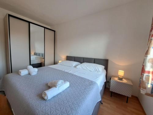 One-Bedroom Apartment with Balcony image 5
