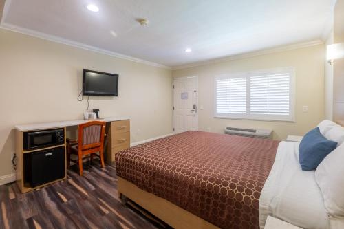 Superior King Room image 4