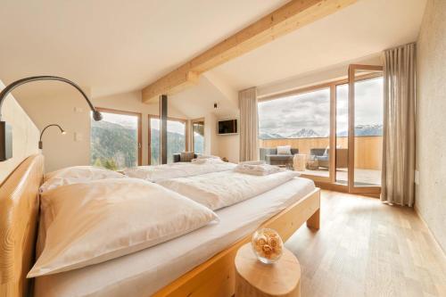 Two Connecting Double Rooms (2 Adults + 2 Children)