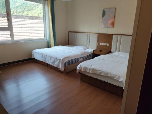 Jinshanling Great Wall Longteng Farmhouse in بكين وتاون