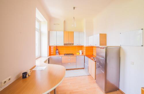Heart of Old-Town Apartments - image 6