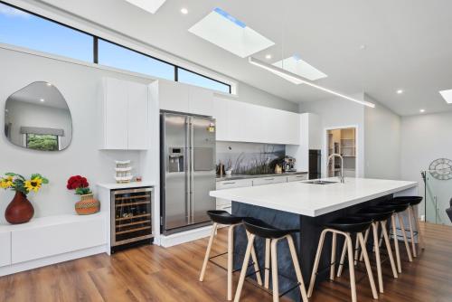 Exterior view, Seabreeze Retreat - Paraparaumu Holiday Home in Paekakariki