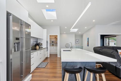 Exterior view, Seabreeze Retreat - Paraparaumu Holiday Home in Paekakariki