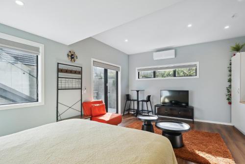 Exterior view, Seabreeze Retreat - Paraparaumu Holiday Home in Paekakariki