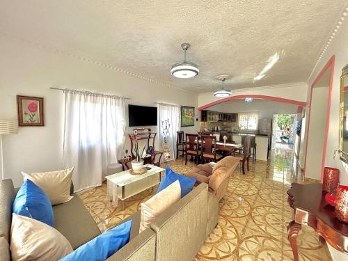 . Villa Rosa 3 Habitaciones Balcones Aire Acondicionado Espacio Ideal Para Tu Familia O Grupo