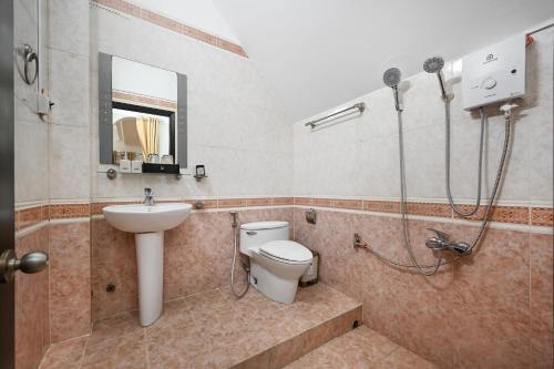 room detail thumbnail 2