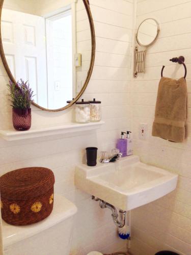 ห้องน้ำ, La petite Maison Baie-Johan-Beetz in ฮาฟเร-เซนต์-เพียร์ (ควิเบก)