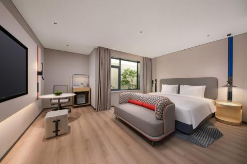 Standard Room image 2