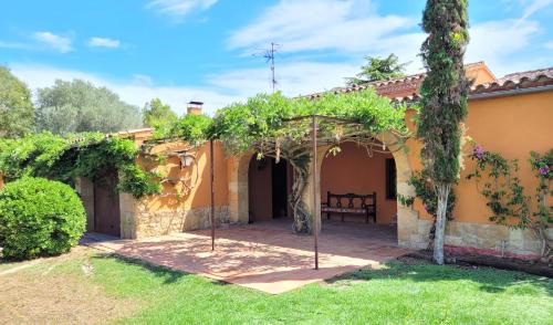 Casa de campo en el Empordà (Casa de campo en el Emporda) in Monells