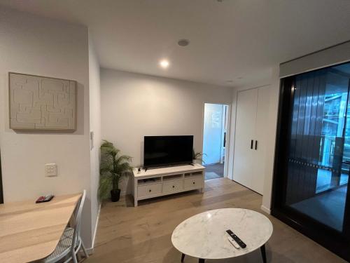 2BR-2BR-1Car-CBD-Pool-Shopping - image 5
