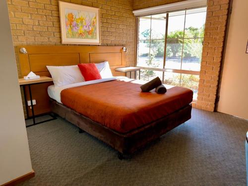 Darling Junction Motor Inn in Wentworth