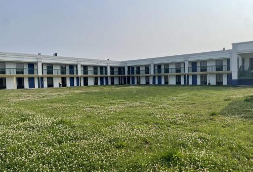 Days Inn & Suites by Wyndham York in York, USA