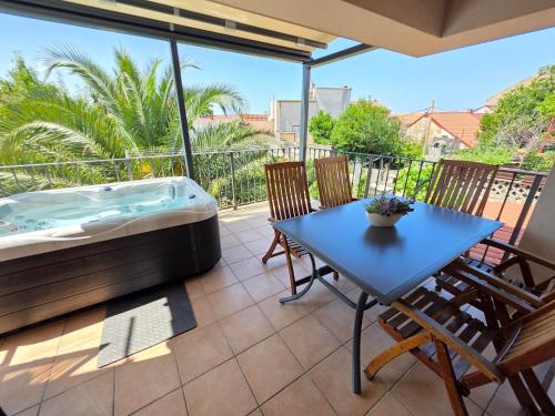 DAMIR - apartment with Jacuzzi, Crikvenica (Foto 3)