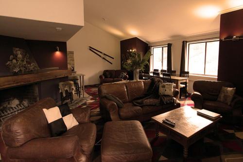 Bernti's Mountain Inn in เธรดโบวิลเลจ