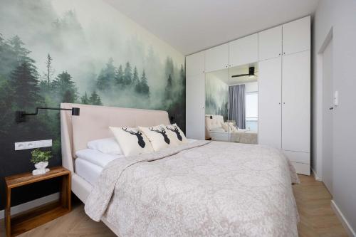 Modern Apartment by the Lake with Parking & Sauna in Zegrze by Noclegi Renters
