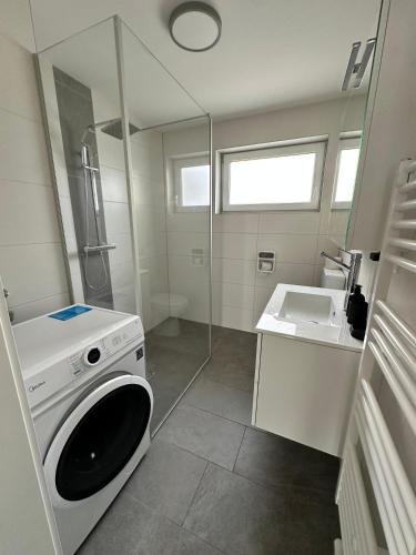 2 bedrooms, 4 beds