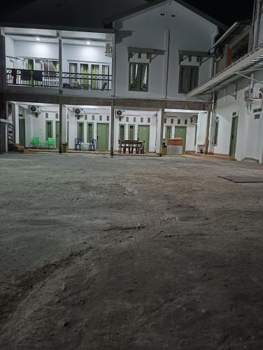 Liberty inn, Pedada