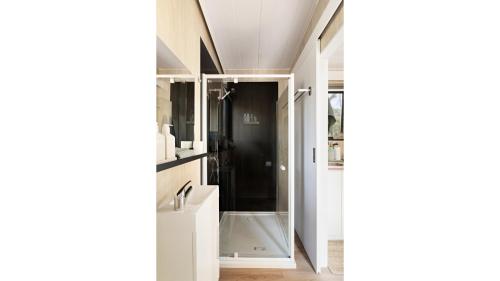 Zuhanyzó, Delightfully Tiny by Tiny Away in Creswick