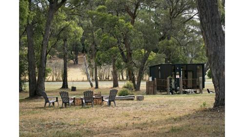 A szálláshely kívülről, Delightfully Tiny by Tiny Away in Creswick