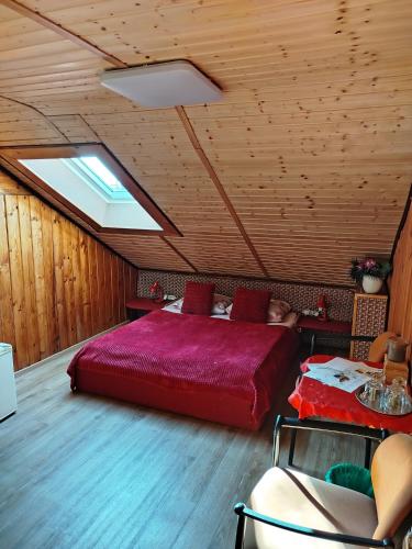 Economy Double Room image 10