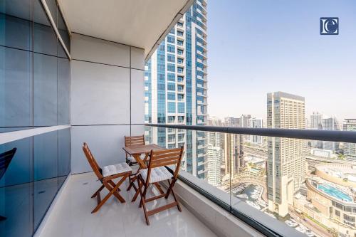 Luxury Escapes- Elegant Marina View Bay Central 3BR and Maids Room- single bed, Дубай (фото 3)