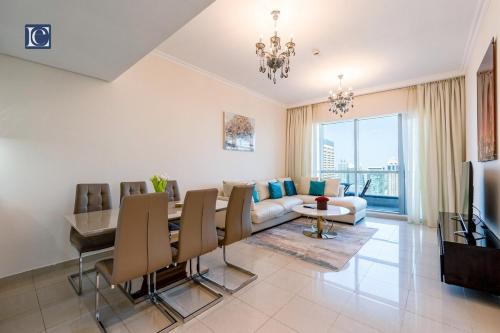 Luxury Escapes- Elegant Marina View Bay Central 3BR and Maids Room- single bed, Дубай (фото 4)