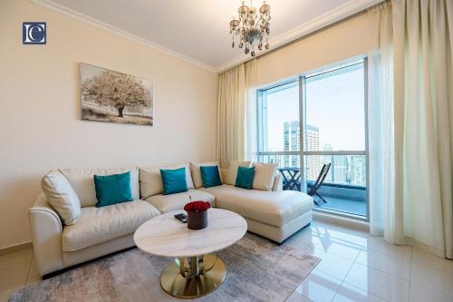 Luxury Escapes- Elegant Marina View Bay Central 3BR and Maids Room- single bed, Дубай (фото 8)