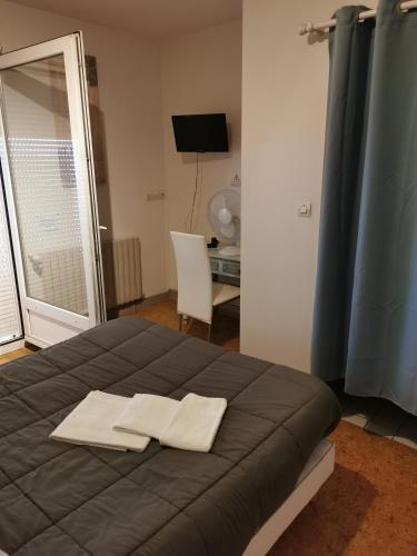 le relais de l aiguillon in Chatellerault