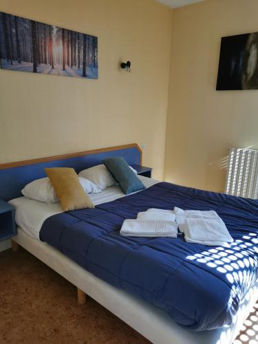 le relais de l aiguillon in Chatellerault