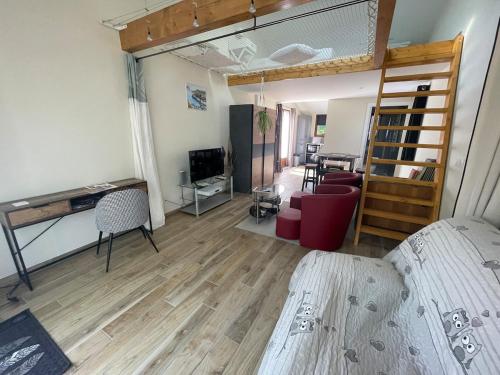 Studio indépendant avec filet de lecture gîte à louer Génissieux