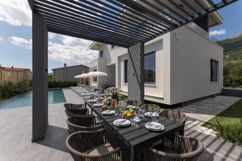 Villa with Terrace image 6