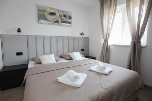 Two-Bedroom Apartment with Terrace image 9