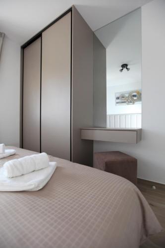 Two-Bedroom Apartment with Terrace image 8