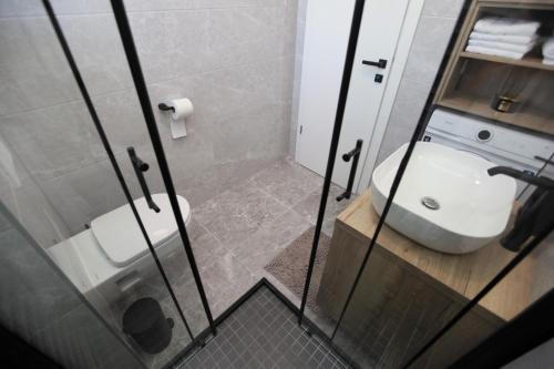 Two-Bedroom Apartment with Terrace image 6