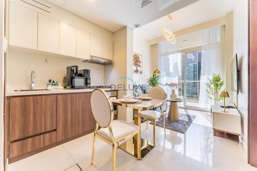 Furnished 1BR Near Burj Khalifa, Dubai Canal & Metro Station, Vera Tower, Business Bay by Deluxe Holiday Homes, Дубай (фото 8)