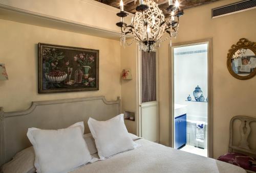 Hotel Caron de Beaumarchais – Paris, TX