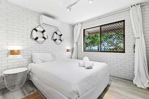 Salt & Stone Villa on the beach - Villa 4, Burrum Heads (foto 8)