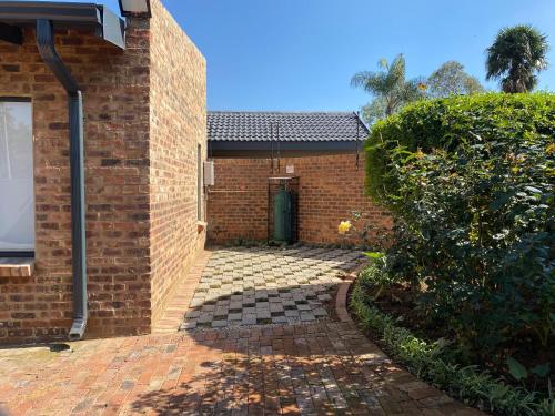 MK & R Guesthouse in Alberton