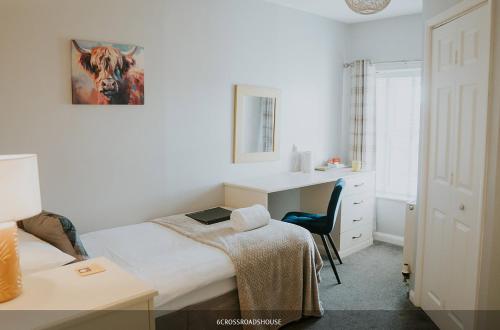 Photo - Crossroads House