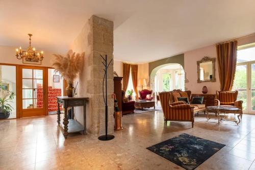 Villa en campagne a Langoelan - Piscine privee in Lescouet-Gouarec