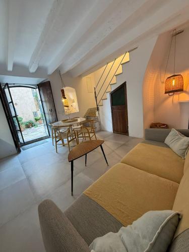 Charming House with Sea View in Estellencs