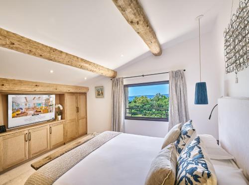1 king bed, 1 sofa bed