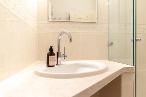 Apartment image 10