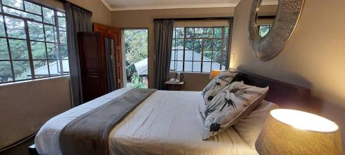 Budget Double Room with Garden View image 10