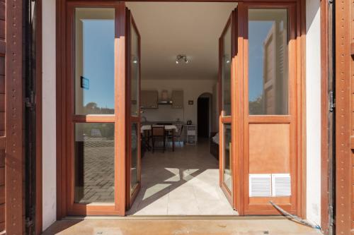 One-Bedroom Apartment with Sea View image 1