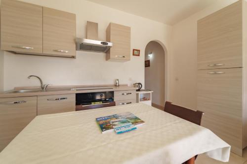One-Bedroom Apartment with Sea View image 10