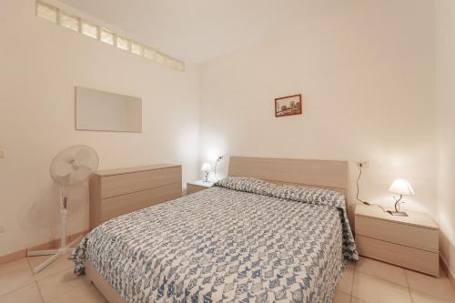 One-Bedroom Apartment with Sea View image 7